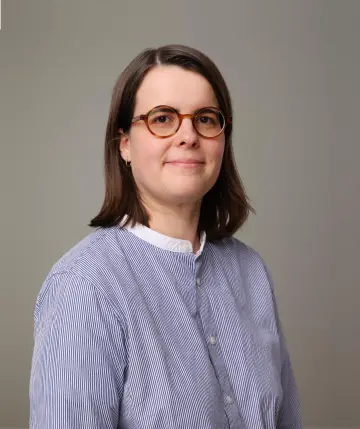 Einzelporträt von der stellvertretenden Schulleitung Sarah Kitza